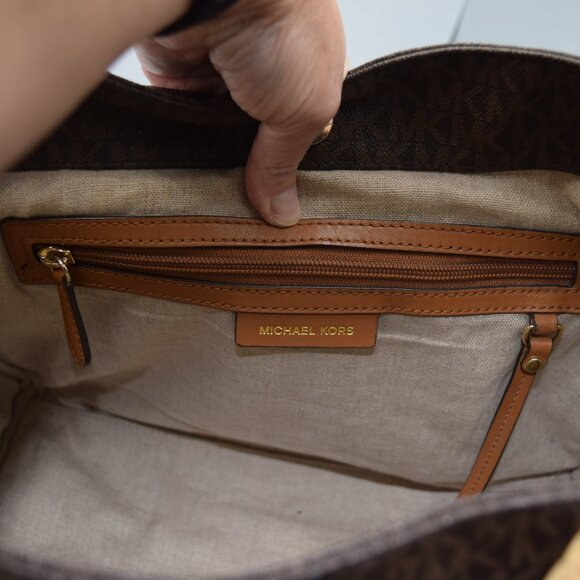 Michael Kors Isla Large Tote in Signature Brown - Picture 11 of 11